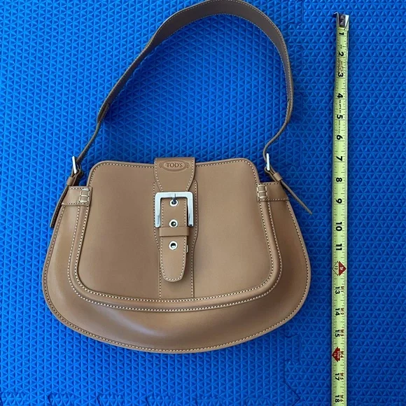 *NEW* Tod’s leather handbag - Picture 13 of 14